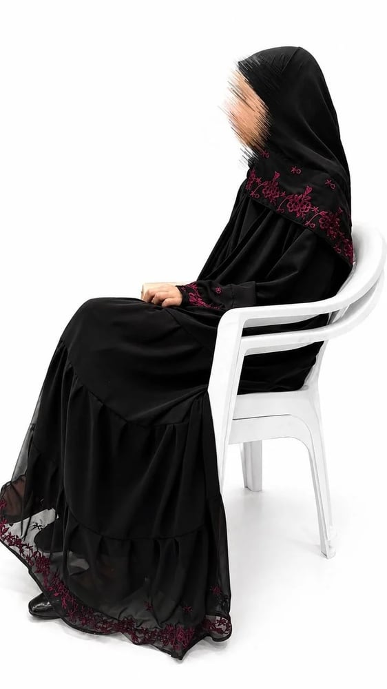 عباية شيفون عنابي بكسرات وتطريز