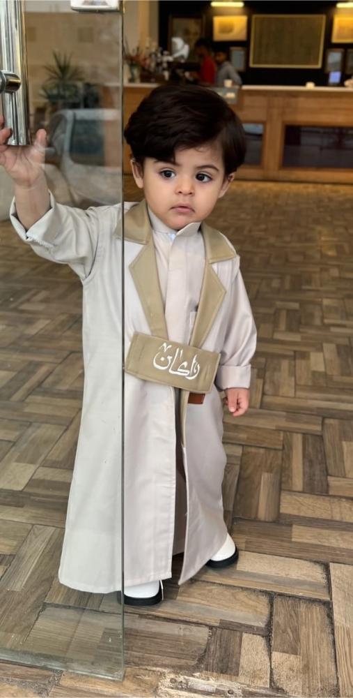 طقم شتوي للأطفال ثوب مع دقلة لون بيج