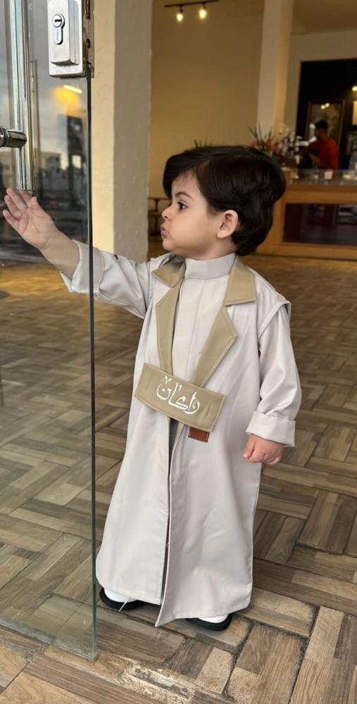 طقم شتوي للأطفال ثوب مع دقلة لون بيج