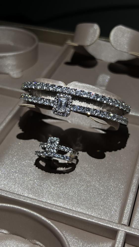 Elegant bracelet and ring