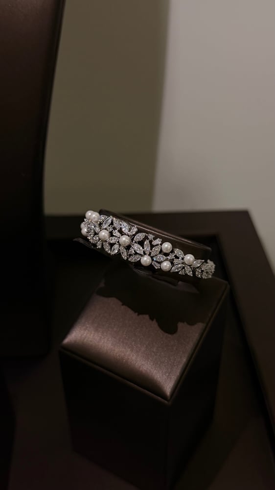 Elegant pearl set