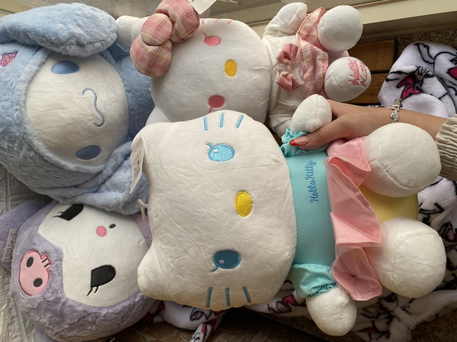 Habloo Kitty doll