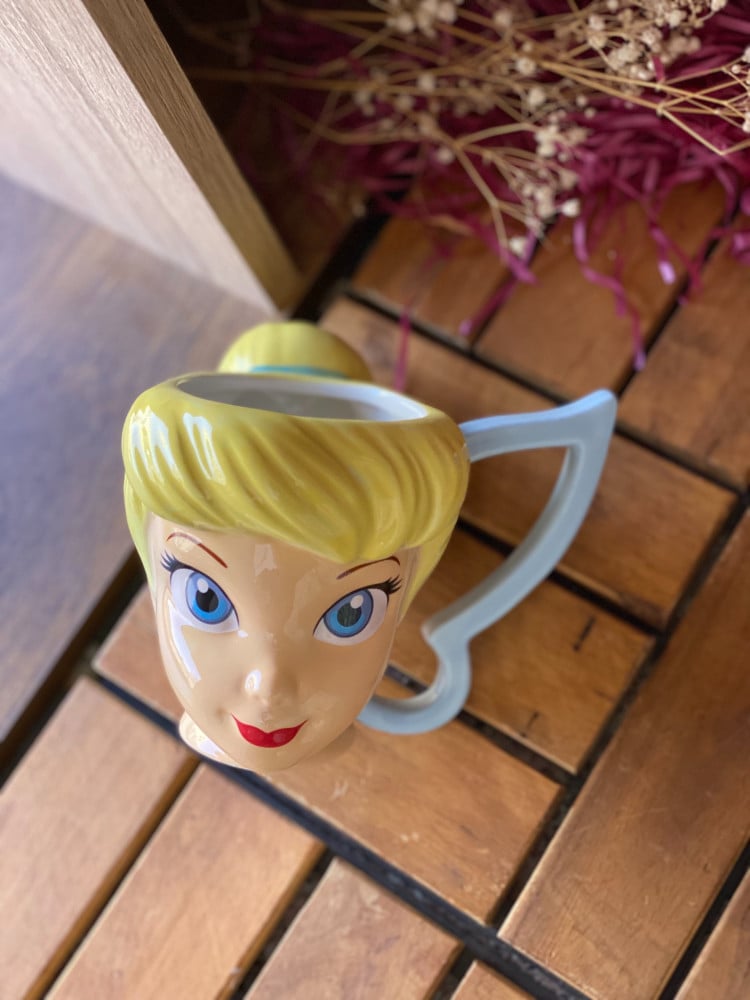 A cup of Tana and Rena