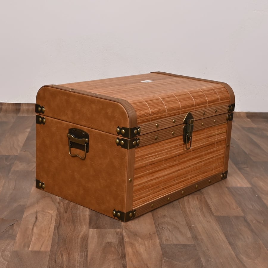 صندوق سجاد خشب ملبس جلد بني مع خشبي 50×35×31 سم مستطيل – صندوق تخزين وتنظيم كلاسيكي فاخر مناسب لغرف النوم والمجالس