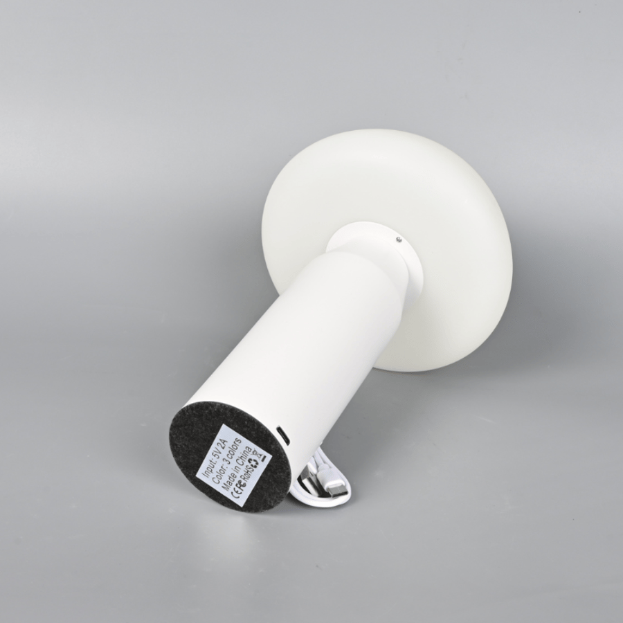 اباجورة LED بتصميم نصف بيضاوي لون ابيض – فخامة وأناقة لإضاءة غرف النوم والطاولات