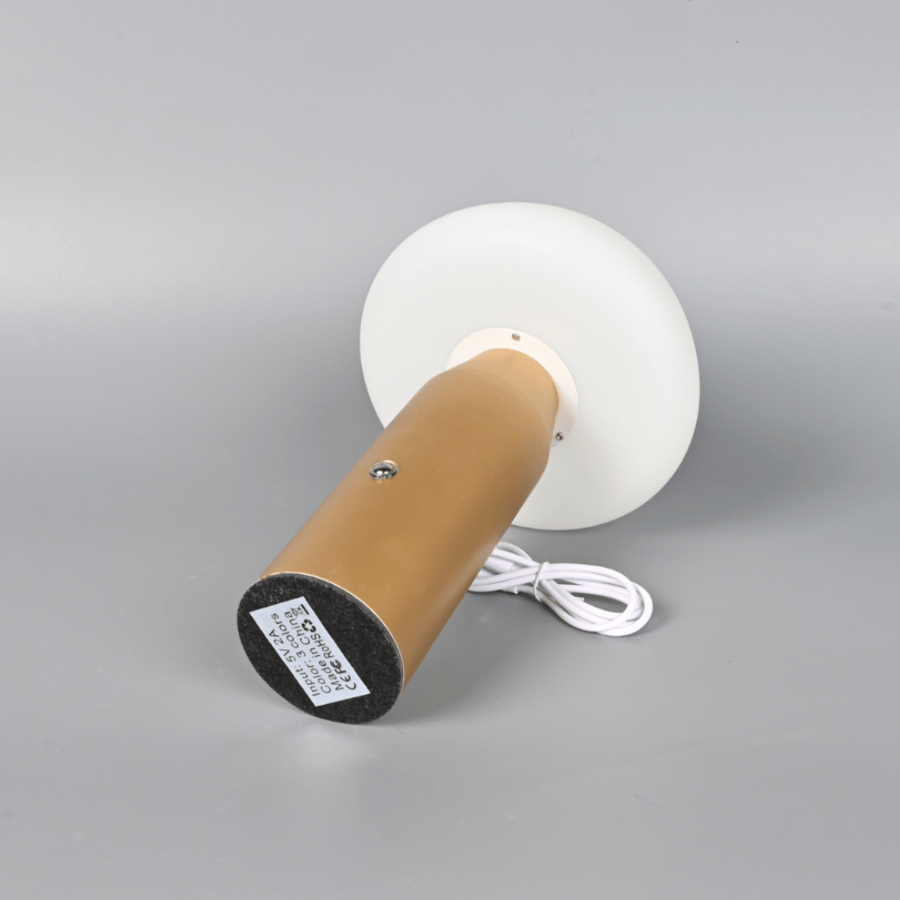 اباجورة LED بتصميم نصف بيضاوي لون ذهبي – فخامة وأناقة لإضاءة غرف النوم والطاولات