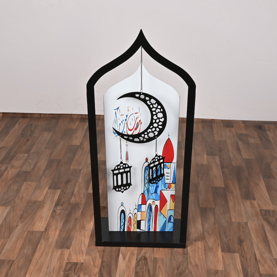 استاند رمضان حديد مع تعليقة هلال وفوانيس مقاس 107 سم – تصميم أنيق بعبارة رمضان مبارك مع رسومات اسلامية