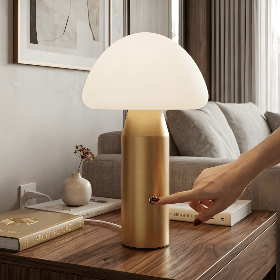 اباجورة LED بتصميم نصف بيضاوي لون ذهبي – فخامة وأناقة لإضاءة غرف النوم والطاولات