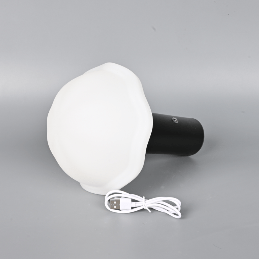 اباجورة LED بشكل فطر بلون أسود – تصميم عصري لإضاءة الطاولات وغرف النوم