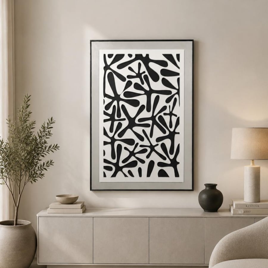 لوحة جدارية نفاريس فاخرة 120×80 سم بإطار أسود أنيق بتصميم عصري راقٍ لديكور المنزل والمجالس والصالات وغرف المعيشة