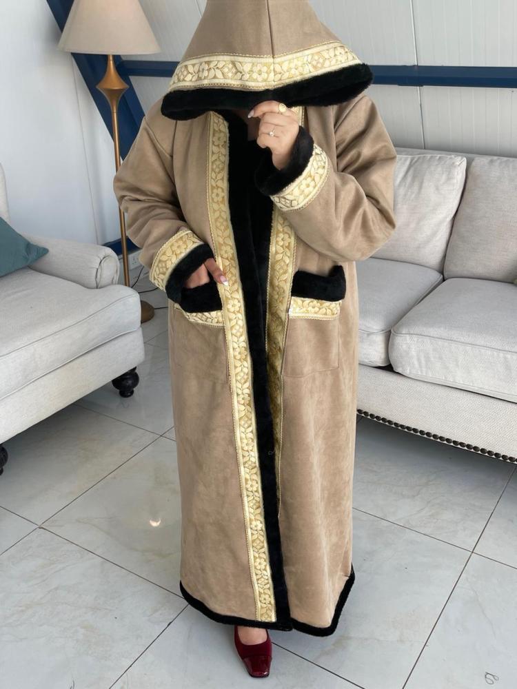 فروة نسائي ملكية "مخمل الليل" - بتطريز فاخر وقبعة مبطنة