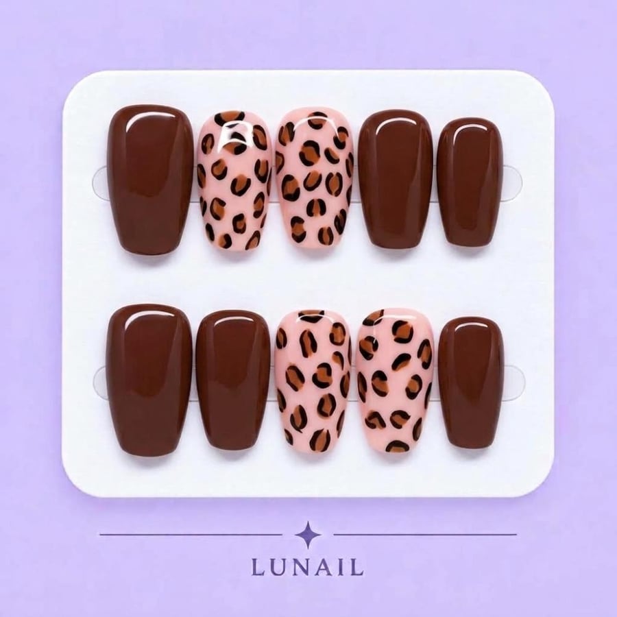 أظافر تايقر من Lunail