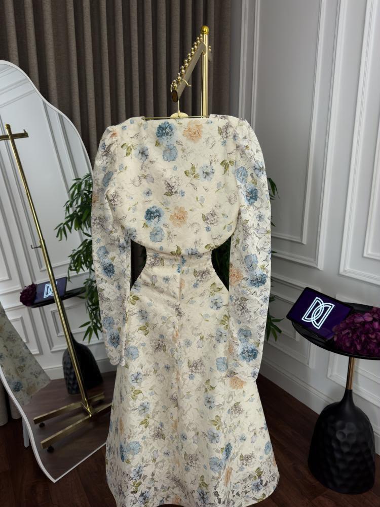 فستان ميدي أوف وايت مشجر بأكمام