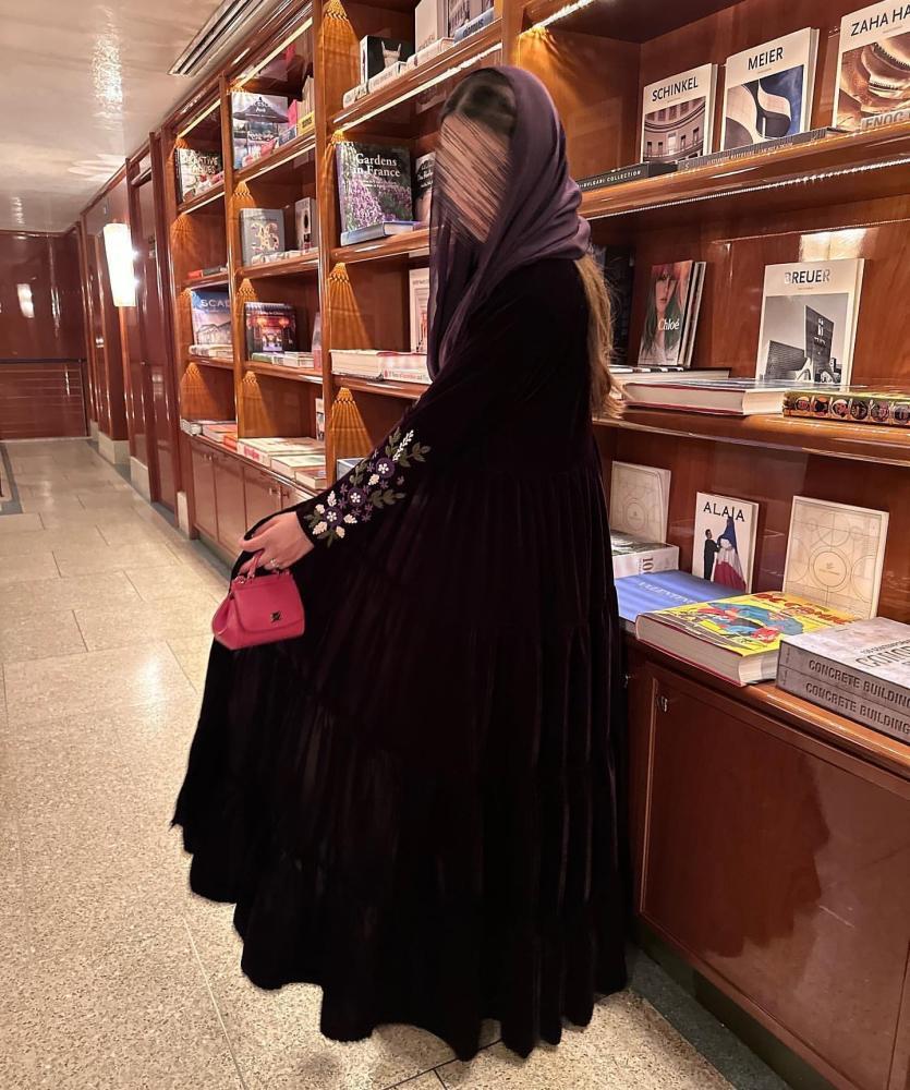 عبايه مخمل موف 1327