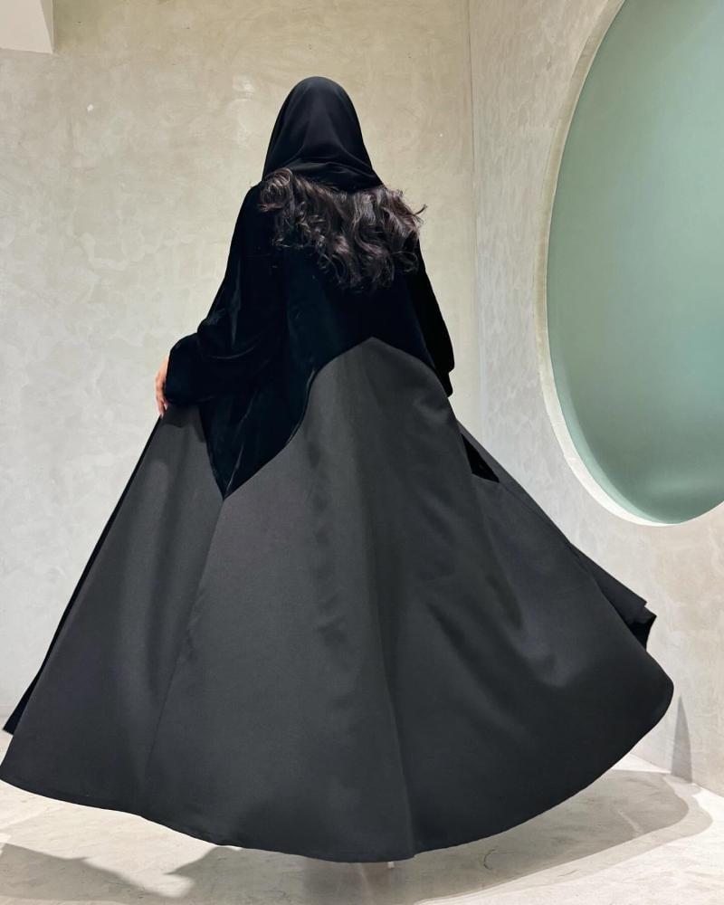 عبايه شتوي اسود 1311