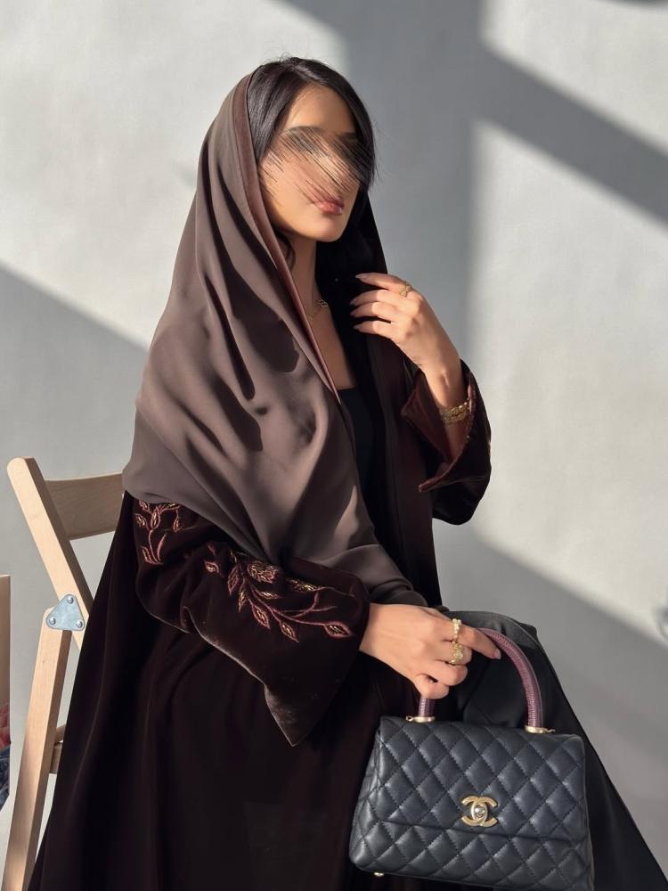 مخمل بتطريز اكمام 1393