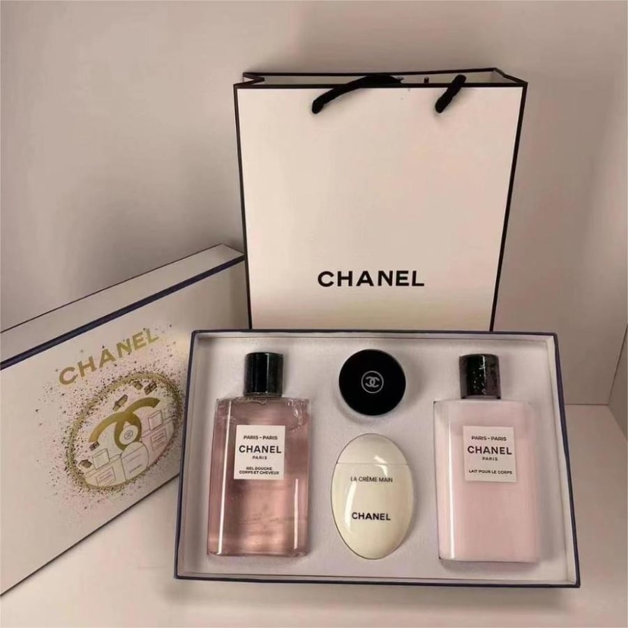 بكج عطور شانيل باريس مع ملحقاتها
