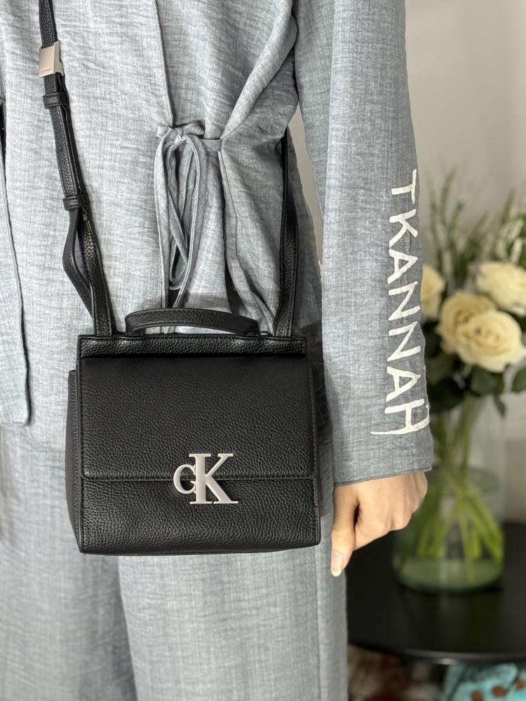 كالفن كلاين فلاب سكوير كروسبودي Calvin Klein Archive Small Square Flap