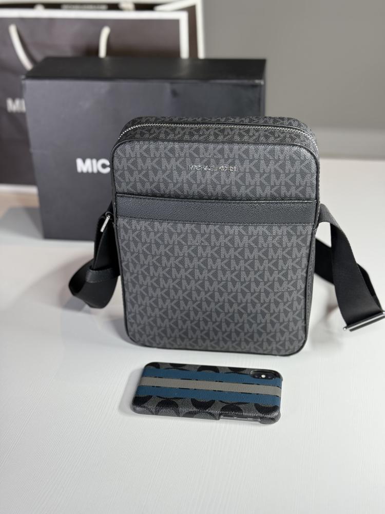 شنطة مايكل كورس كروس بودي سجنشر اسود كوبر Michael Kors Cooper Flight Mens Bag