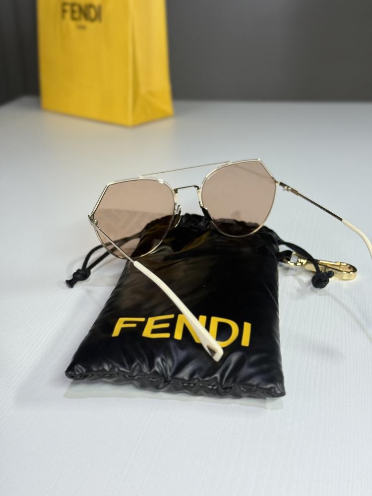 فندي نظارة افياتور ذهبيه معدن FENDI IRREGULAR SUNGLASSES IN GOLD