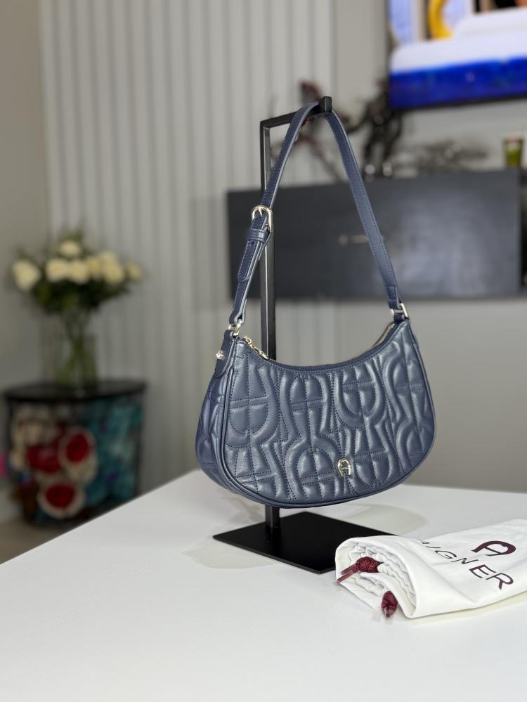 اجنر شنطة ديادورا كحليه كتف Diadora XS 135041 shoulder bag by Aigner