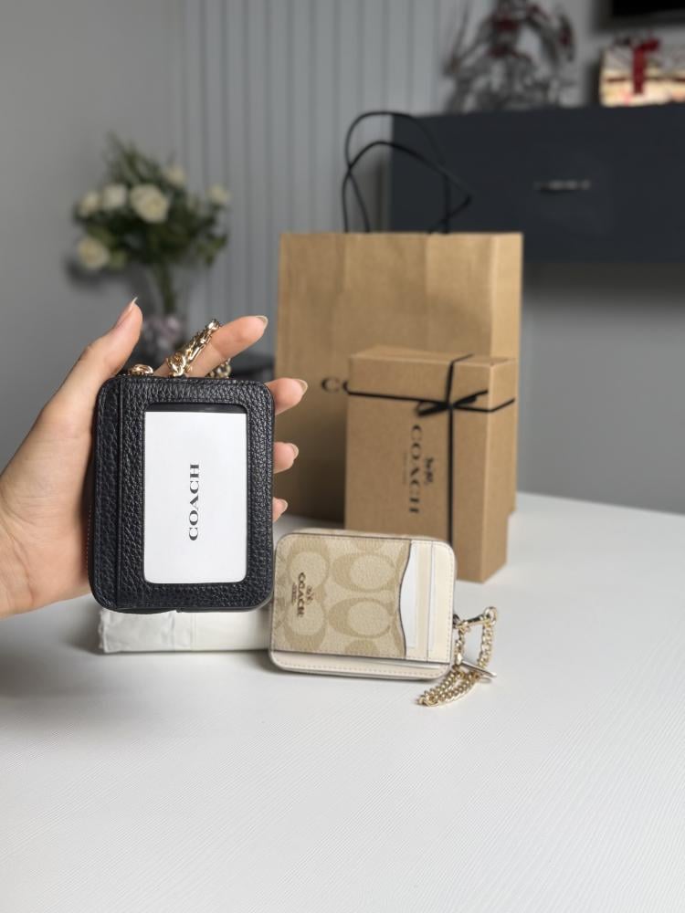 محفظة كوتش كوين مع حامل بطاقه شفاف coach Coin zip wallet with gold chain logo