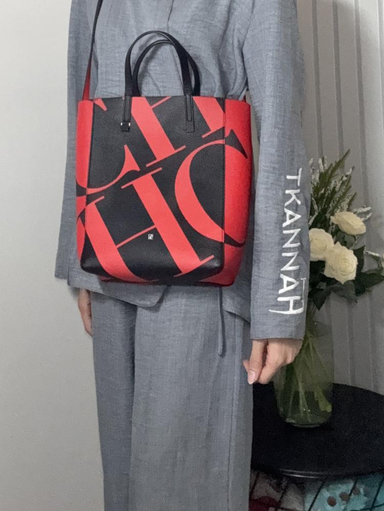 كارولينا هيريرا سمول توت Carolina Herrera tote red and black signature