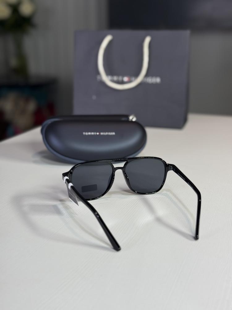 نظارة تومي افياتور بلاستيك اسود Tommy Hilfiger Black plastic frame aviator