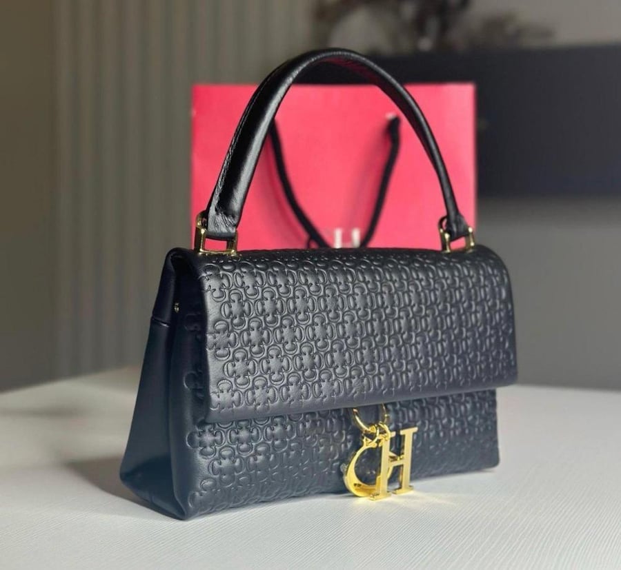 كارولينا هيريرا توب هاندل ميني كاميلوت باللون الاسود Mini Camelot bag Carolina Herrera.