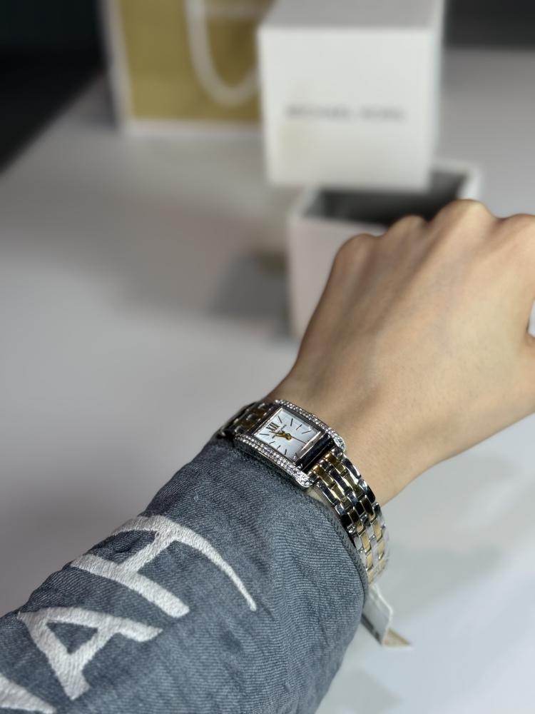 ساعة مايكل كورس ميني مونرو بيف باللونين الذهبي و الفضي Mini Monroe Pavé Two-Tone Watch