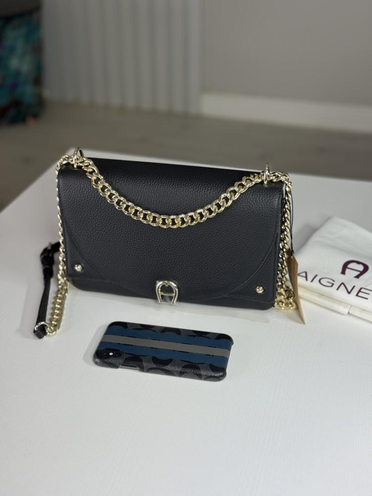 شنطة اجنر ديادورا سمول بلون اسود DIADORA SHOULDER BAG S