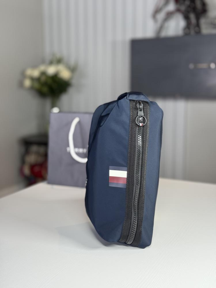 شنطة يد تومي رجاليه نايلون Tommy Hilfiger Skyline Stripe Nylon