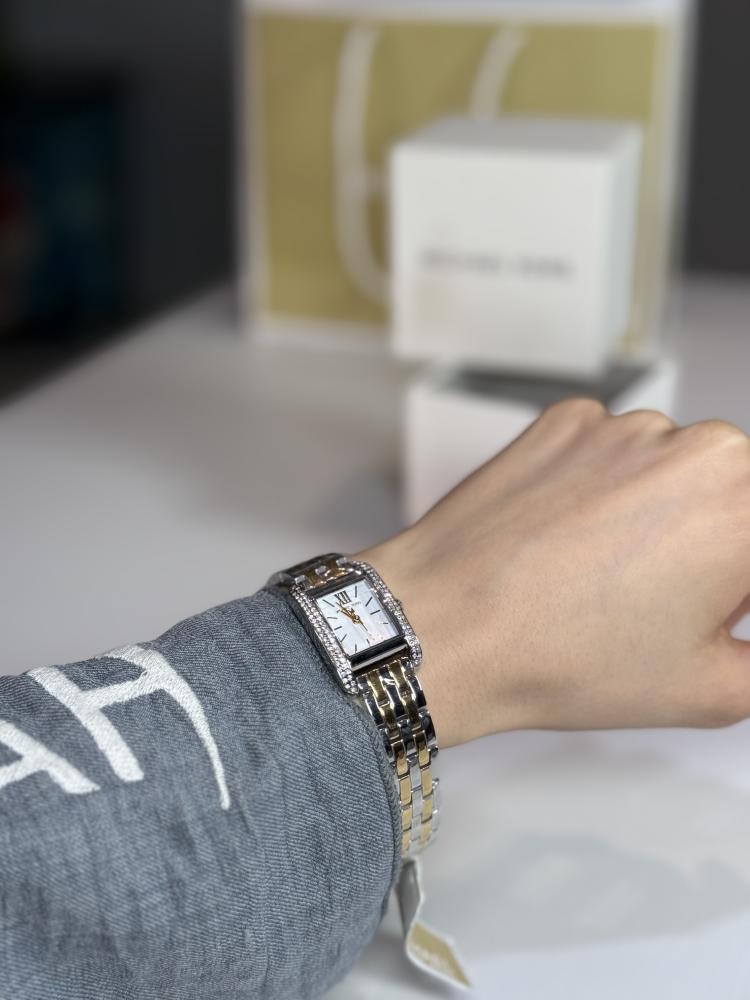 ساعة مايكل كورس ميني مونرو بيف باللونين الذهبي و الفضي Mini Monroe Pavé Two-Tone Watch