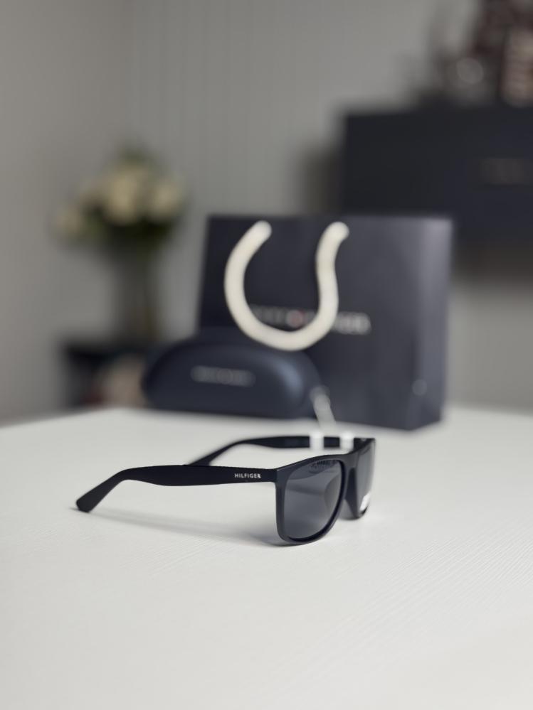 تومي هيلفيقر نظاره رجاليه بلاستيك فريم اسود مطفي سكوير tommy hilfiger men square sunglasses 58mm
