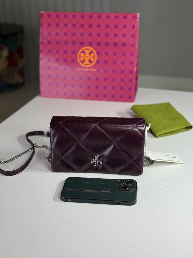 توري برتش كيرا دايموند محفظه بسلسلة Tory Burch Kira Diamond Quilt Distressed Chain Wallet On Chain