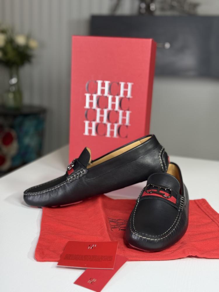 لوفر كارولينا هريرا Carolina Herrera Loafers Initials Insignia Leather من الجلد الطري ببطانه- اسود