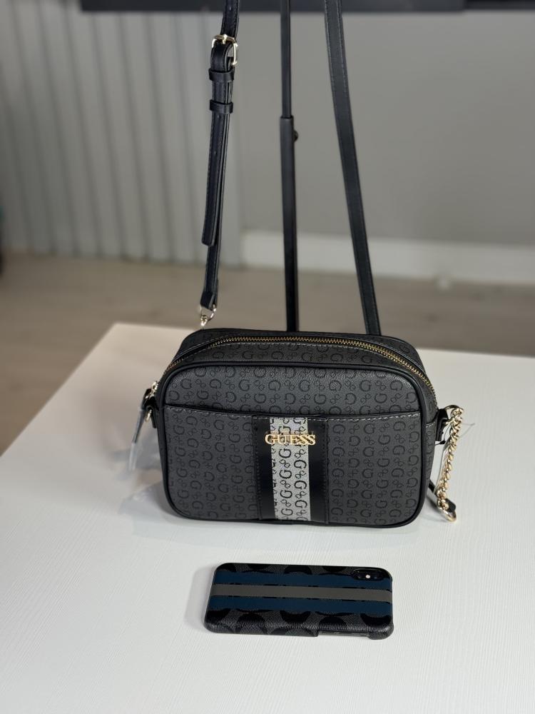 شنطة جس كاميرا سجنشر فريد  guess mini FREDERICKSBURG