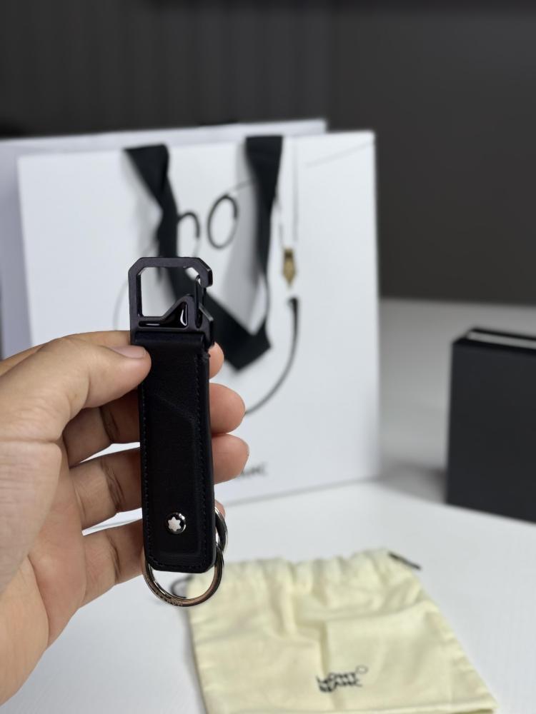 مونت بلانك اكستريم هوك الاصدار الثاني MONTBLANC EXTREME 2.0 BLACK KEY FOB WITH HOOK