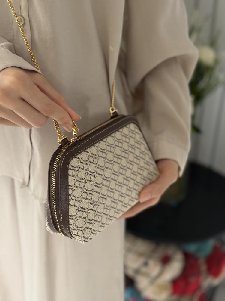 ماتريوشكا كروس بودي كارولينا سجنشر بتفاصيل بنيه MATRYOSHKA | CROSSBODY WALLET