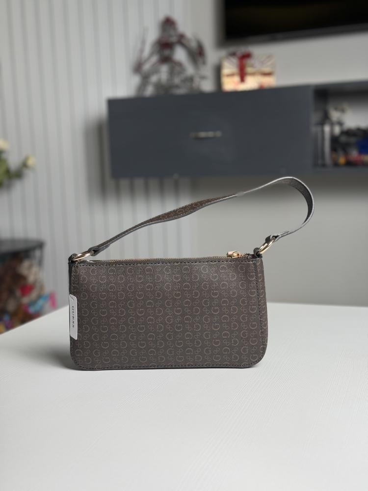 جس شنطة كتف تابيثا سمول جلد بني guess small shoulder tabitha  brown signature bag