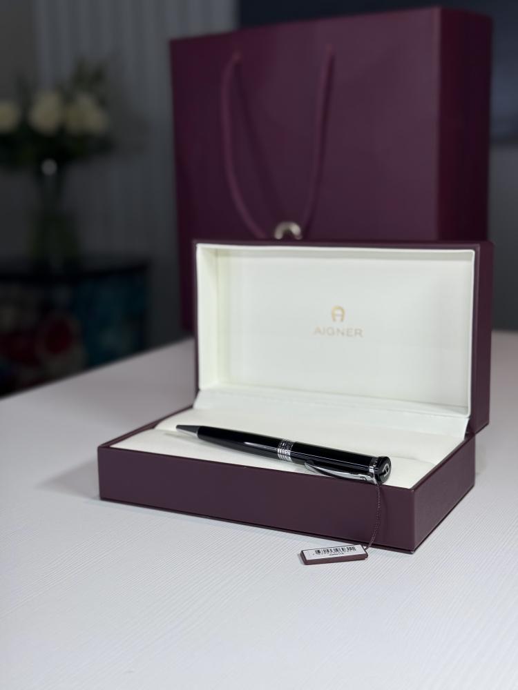 اجنر قلم اسود بعلامه سوداء وخطوط aigner black bullpen black with stripe ring