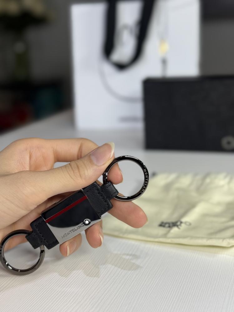 ميدالية مفاتيح مون بلان سبيريت بشعار رياضي URBAN RACING SPIRIT KEY FOB BAR