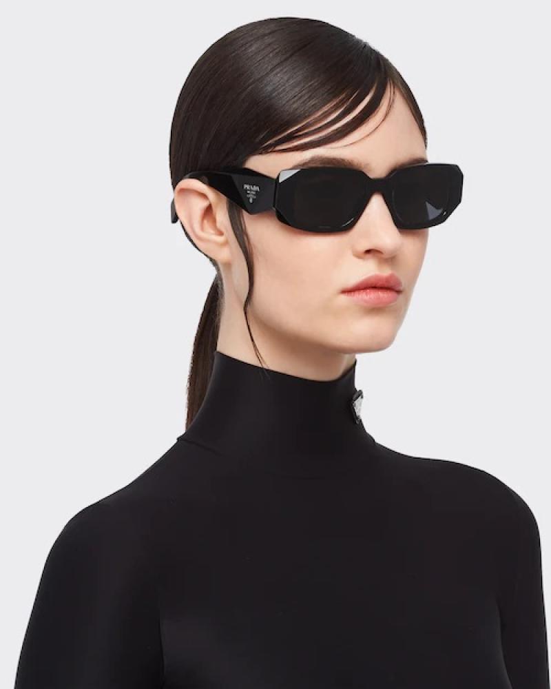 نظارة برادا بفريم بلاستيك اسود  وعلامه سجنشر Women’s Sunglasses PRADA SPR 17W 1AB-5S0