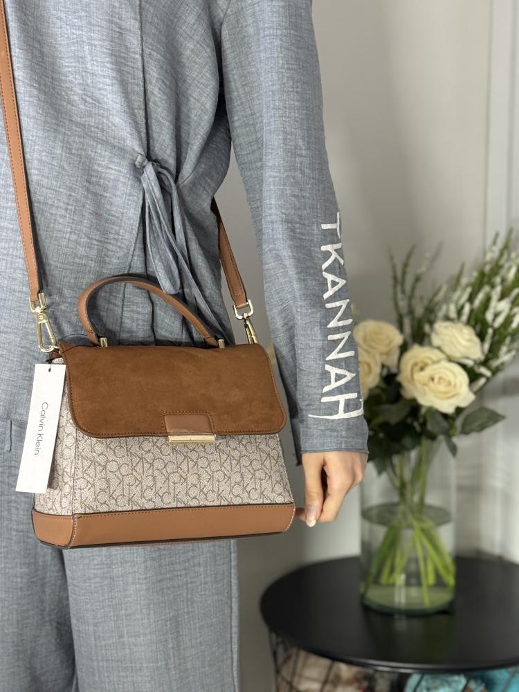 كالفن كلاين فلاب جلد سويد مع جلد مقاوم سجنشر Calvin Klein flap suede leather brown