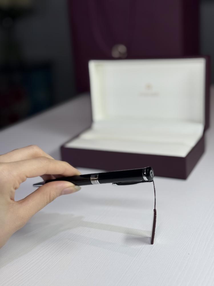 اجنر قلم اسود بعلامه سوداء وخطوط aigner black bullpen black with stripe ring