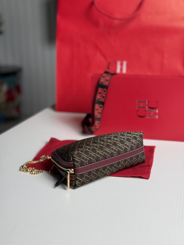 ماتريوشكا كروس بودي كارولينا سجنشر بني غامق وتفاصيل برجندي MATRYOSHKA | CROSSBODY WALLET