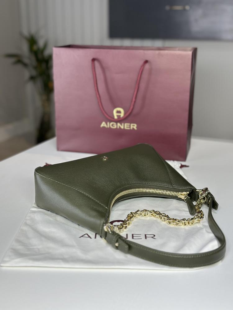 اجنر جيا لذر شولدر بستراب لوقو- زيتيه aigner gia shoulder bag