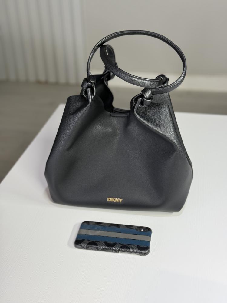 توت دكني ميديم باولا باللون الاسود PAULA MD TOTE black DKNY