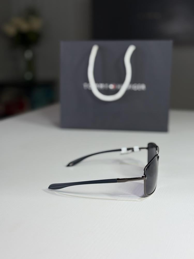تومي هيلفيغر لونج درايف نظارة رجالية tommy hilfiger shades in light steel