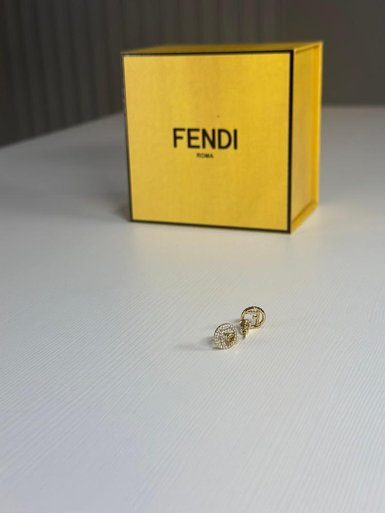 حلق فندي F is fendi errings بلون ذهبي ومرصع بكريستال